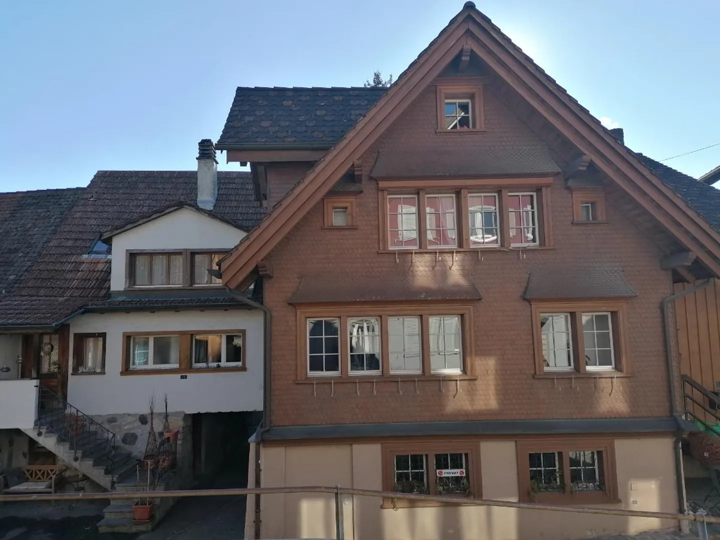 9 Room Double Family House - Photo 2 of 5