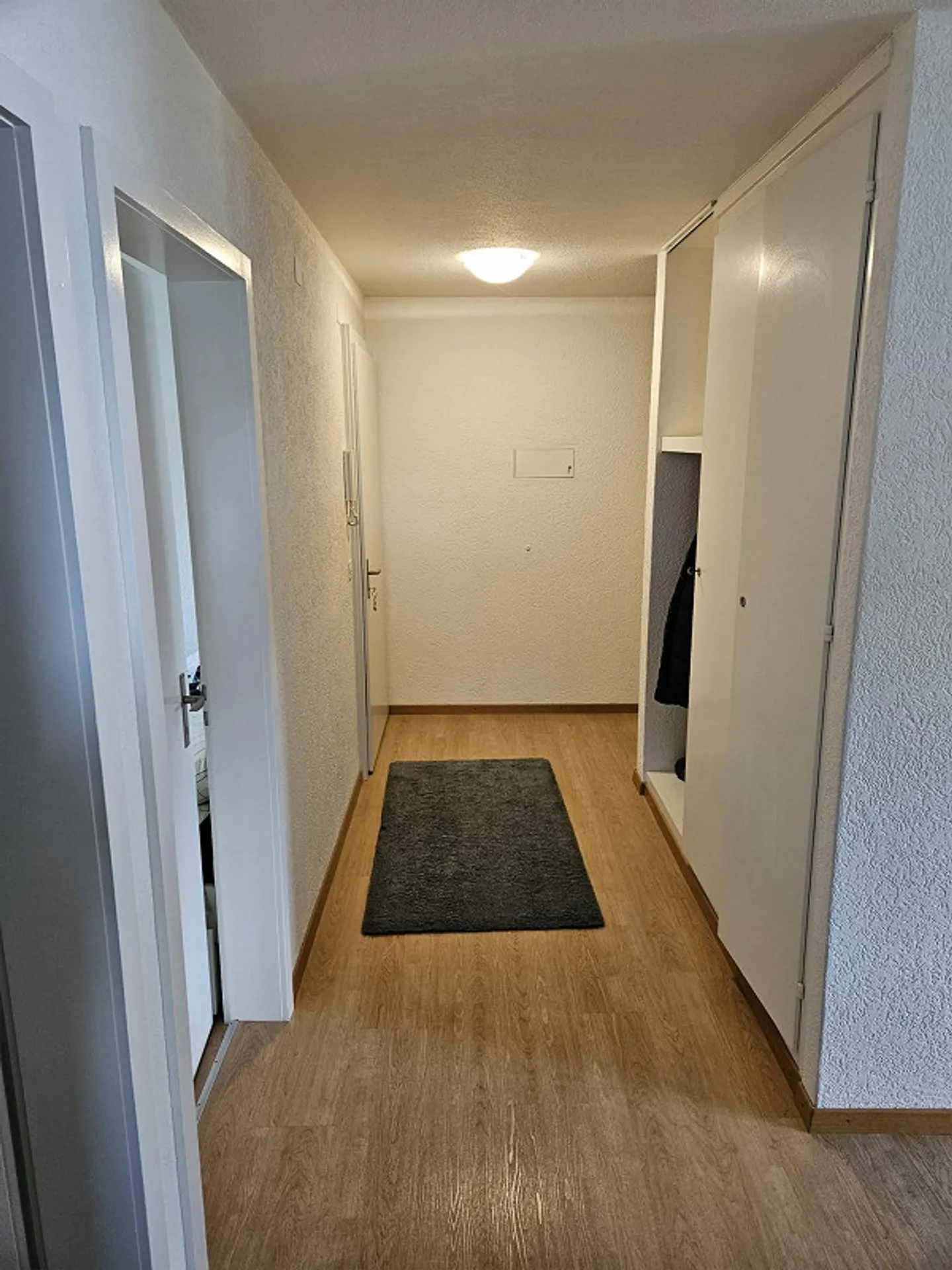 Bright & family-friendly 4.5-room apartment in Niederscherli - Photo 5 of 14