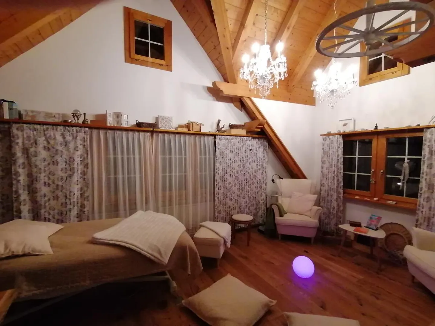 9 Room Double Family House - Photo 3 of 5