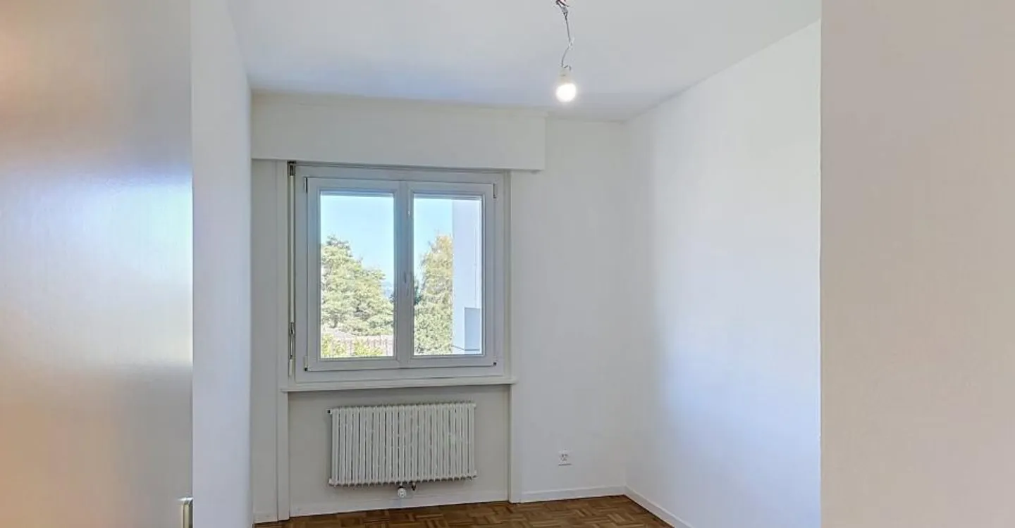 Spacieux logement de 3.5 pièces totalement rénové - Photo 7 sur 12
