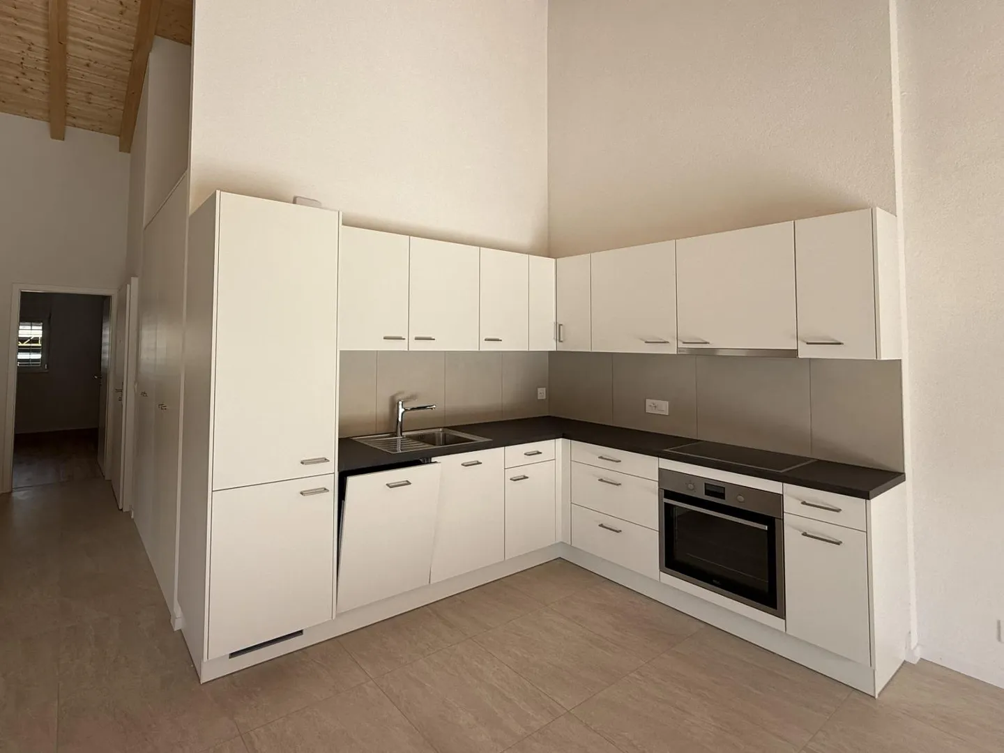 3.5 Room Apartment - Photo 1 of 13