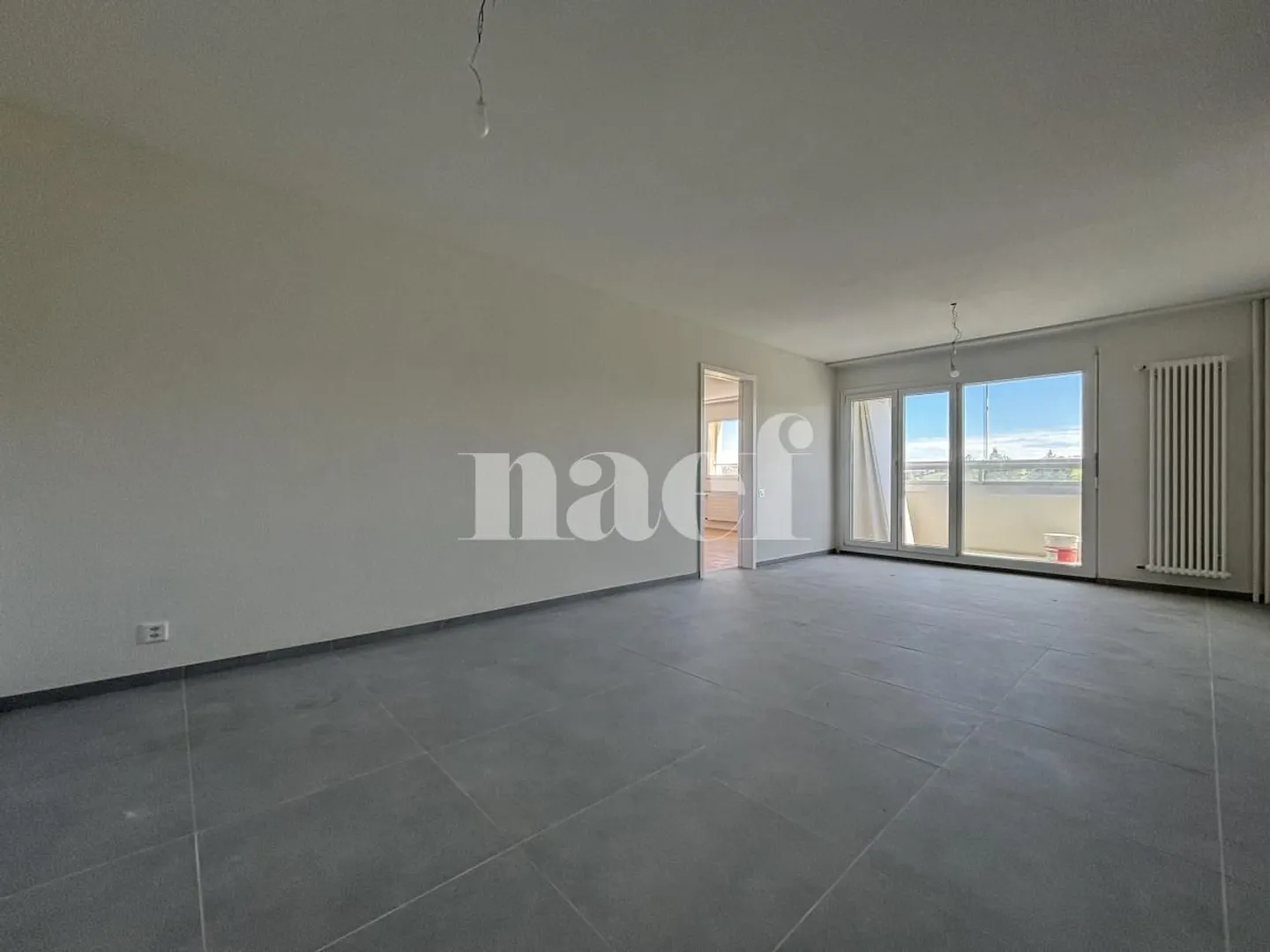 2.5 Room Apartment - Photo 2 of 5