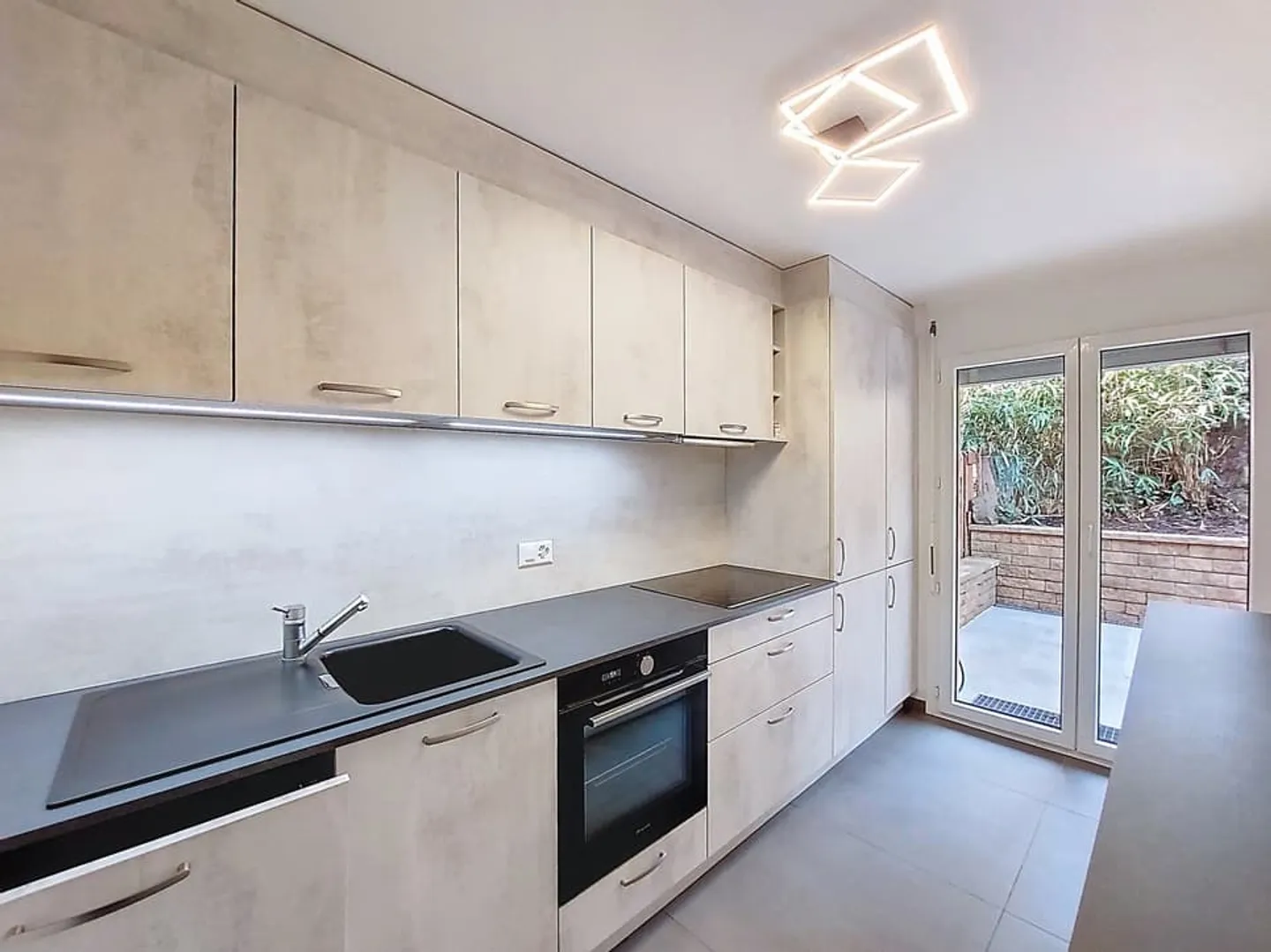 Charmante maison contigue 6.5 P avec grande terrasse et vue lac et montagnes - Photo 8 sur 13