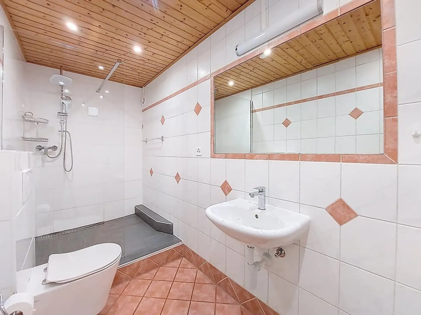 Charmante maison contigue 6.5 P avec grande terrasse et vue lac et montagnes - Photo 5 sur 13