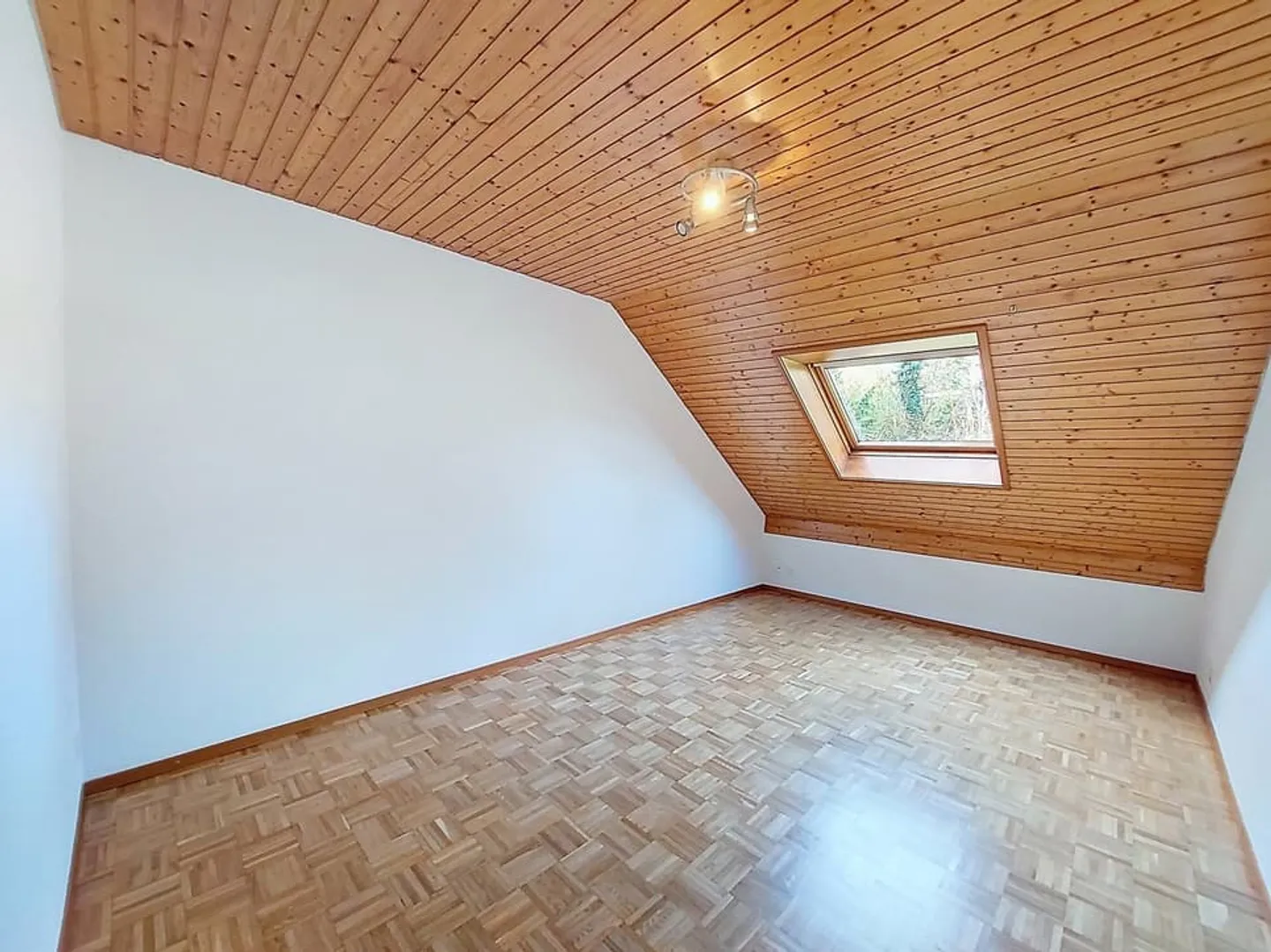 Charmante maison contigue 6.5 P avec grande terrasse et vue lac et montagnes - Photo 12 sur 13