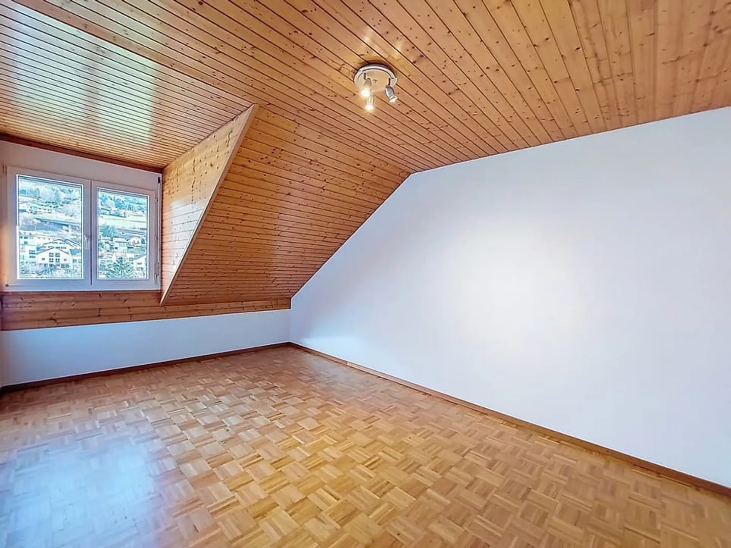 Charmante maison contigue 6.5 P avec grande terrasse et vue lac et montagnes - Photo 13 sur 13