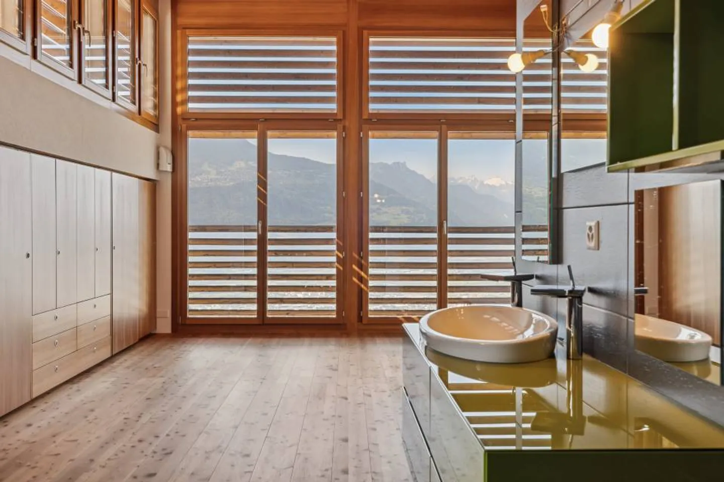 Villa avec propriété indépendante dominant la plaine. - Photo 5 sur 10