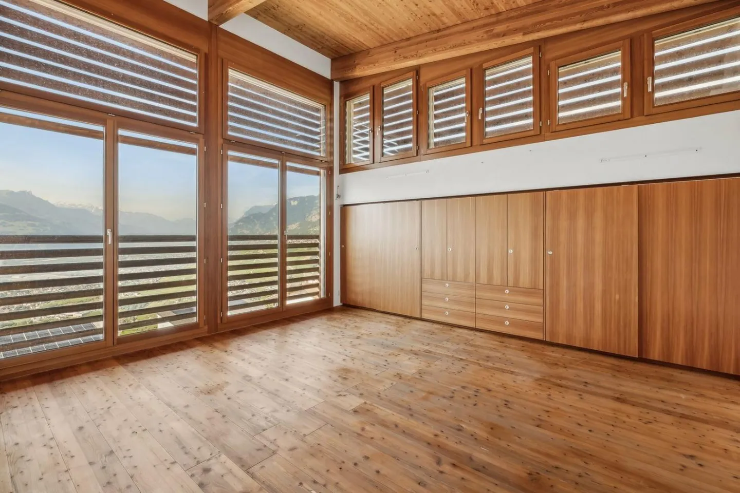 Villa avec propriété indépendante dominant la plaine. - Photo 7 sur 10