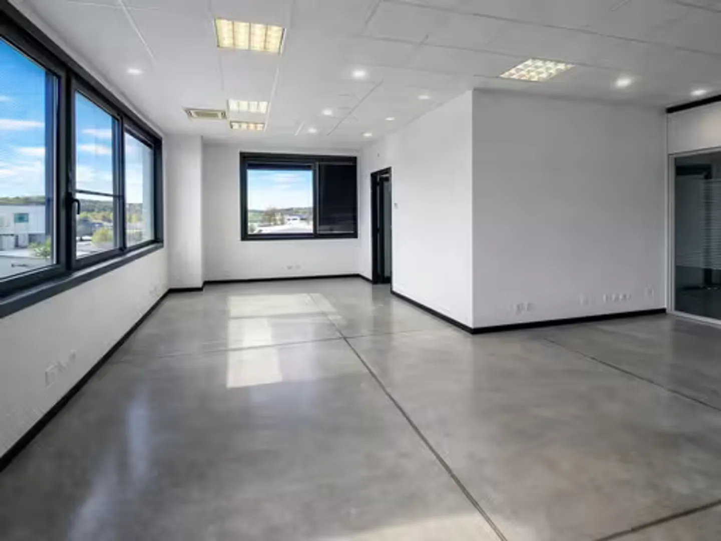 Uffici moderni in affitto - Foto 1 di 3