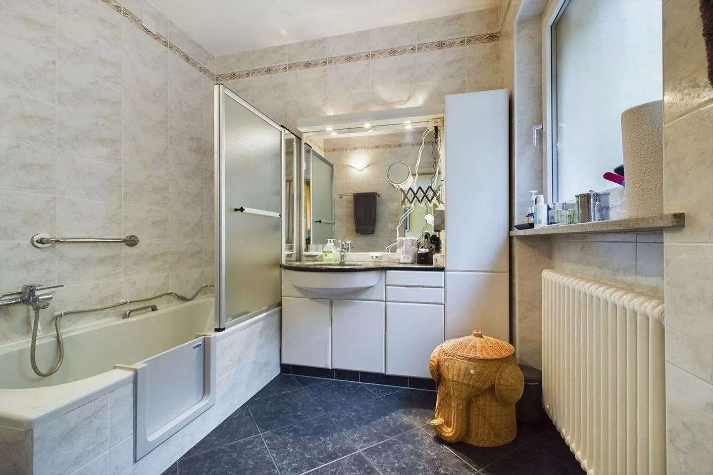 Una grande proprietà in riva al lago a Brusino Arsizio - Foto 8 di 13