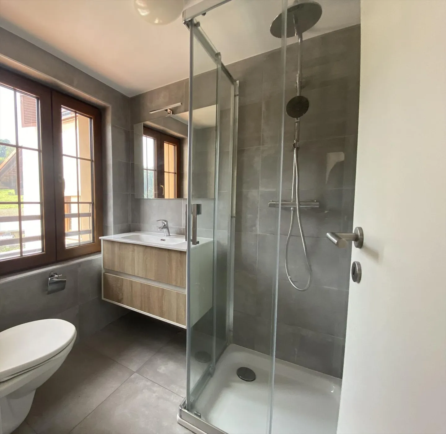 Studio moderne et lumineux - Photo 3 sur 4