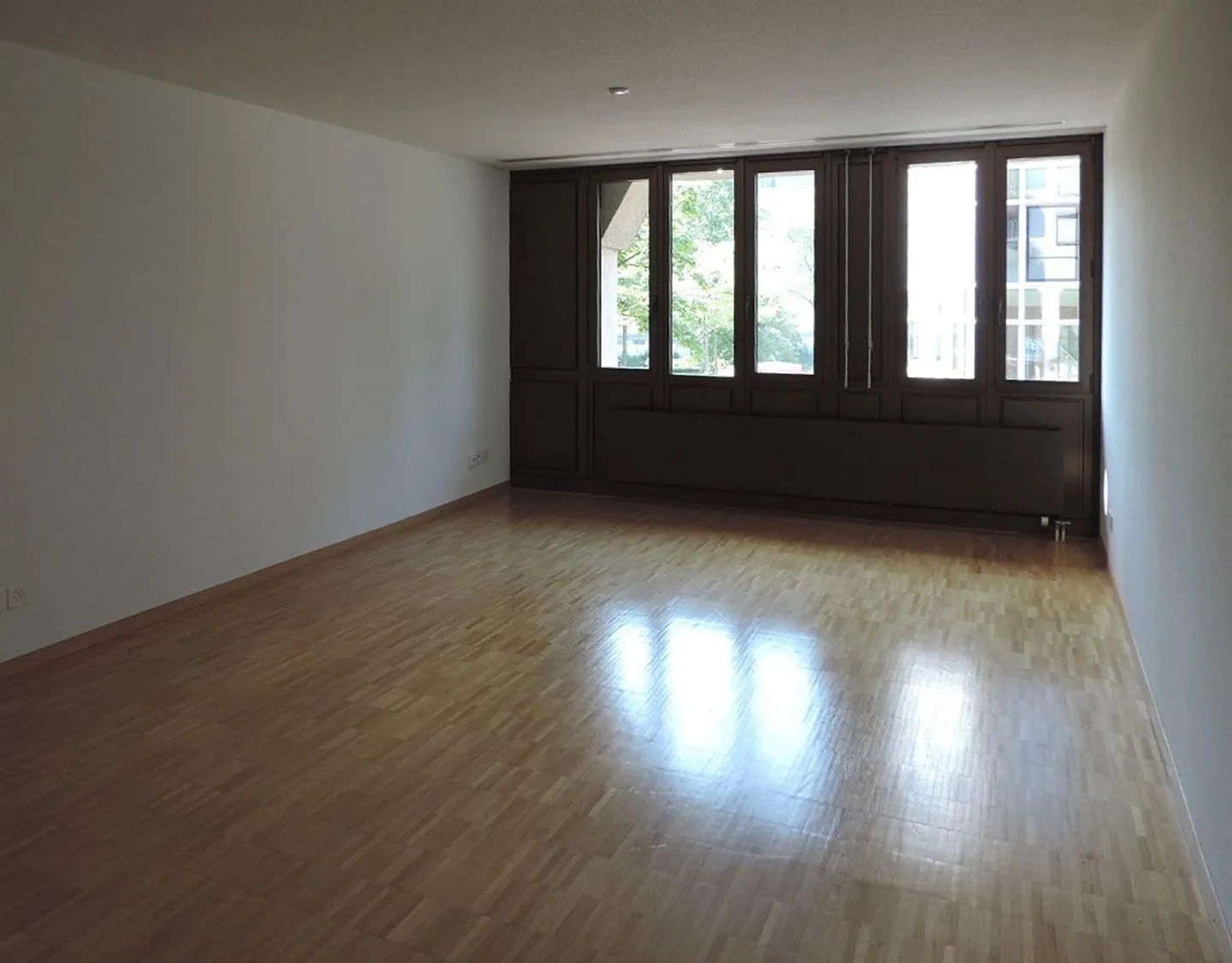 Temporary Living Directly at Stauffacher! (TEMPORARY until March 31, 2027) - Photo 3 of 8