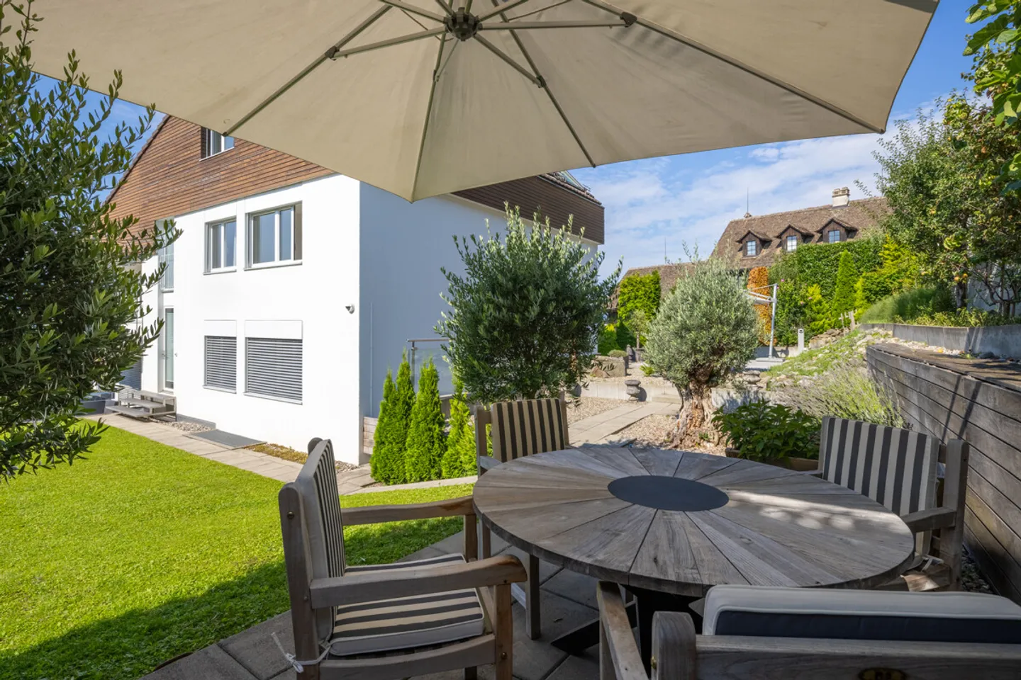 Appartamento attraente di 3,5 locali con giardino idilliaco a Herrliberg - Foto 1 di 5