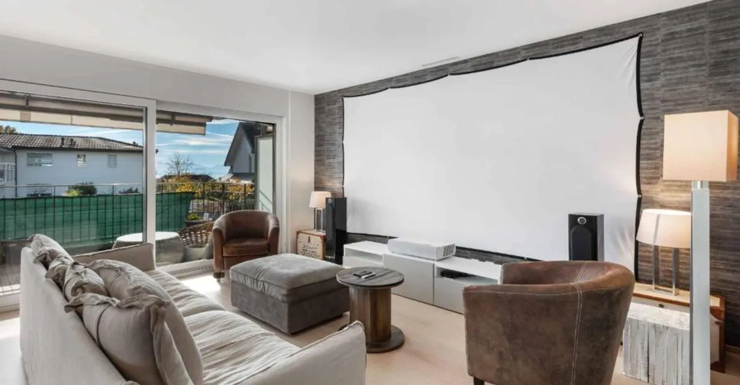 Komfort und Helligkeit für diese 4,5-Zimmer-Wohnung im Herzen des Dorfes - Foto 5 von 9