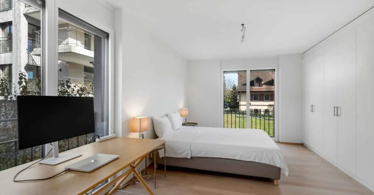 Komfort und Helligkeit für diese 4,5-Zimmer-Wohnung im Herzen des Dorfes - Foto 8 von 9