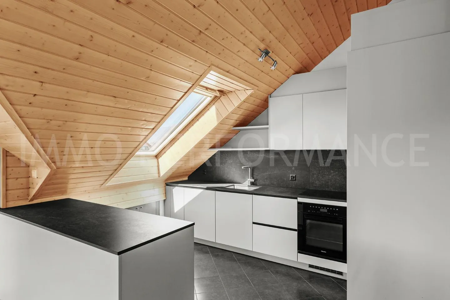 Attico 3.5 stanze - Foto 3 di 11