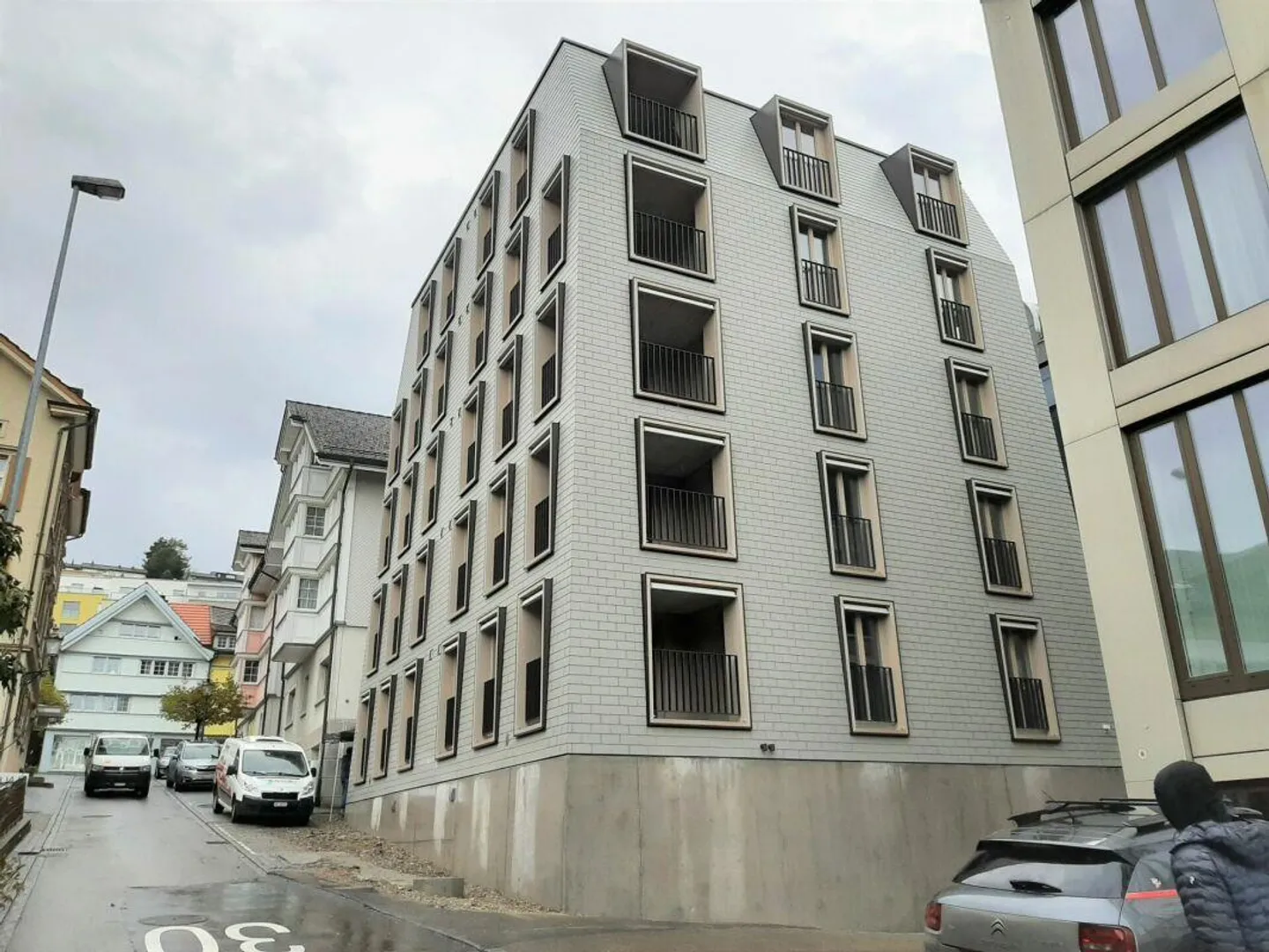 Appartement moderne de 2,5 pièces au centre du village - Photo 1 sur 8