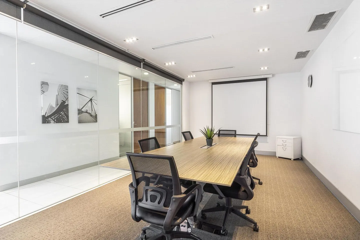 Privatbüro für 10 bei Regus Versoix Station Lakeside - Foto 1 von 9
