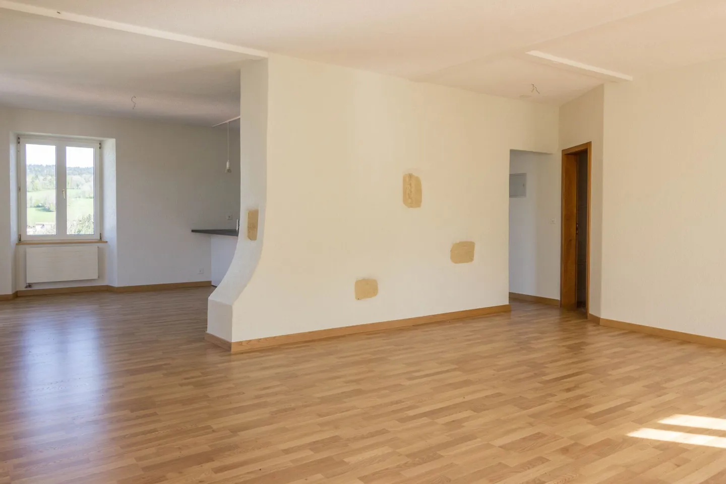 Lac 4, Les Brenets - 5-Zimmer-Wohnung mit Balkon im 2. Stock - Foto 3 von 16