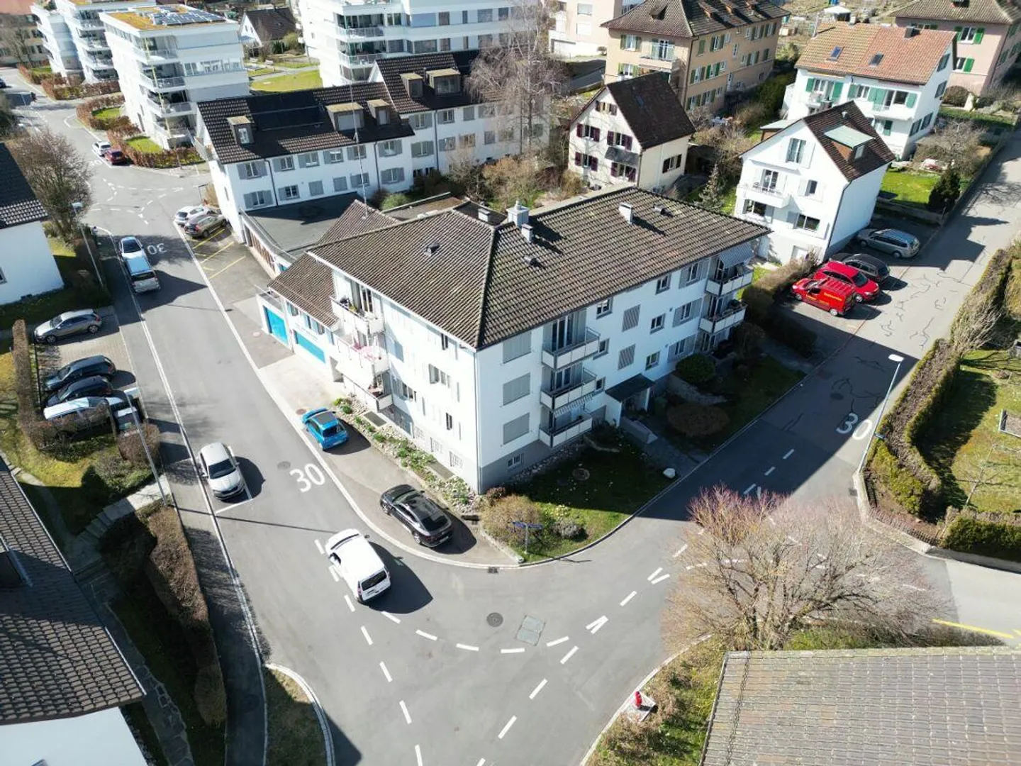Appartement moderne dans un quartier résidentiel prisé - Photo 1 sur 9