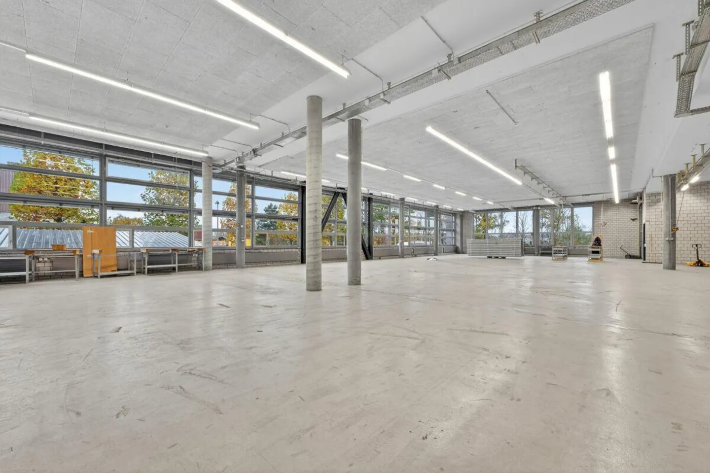 Ampie sale commerciali con un'infrastruttura ideale - Foto 4 di 8