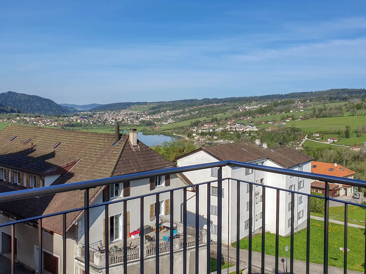 Lac 4, Les Brenets - 5-Zimmer-Wohnung mit Balkon im 2. Stock - Foto 5 von 16