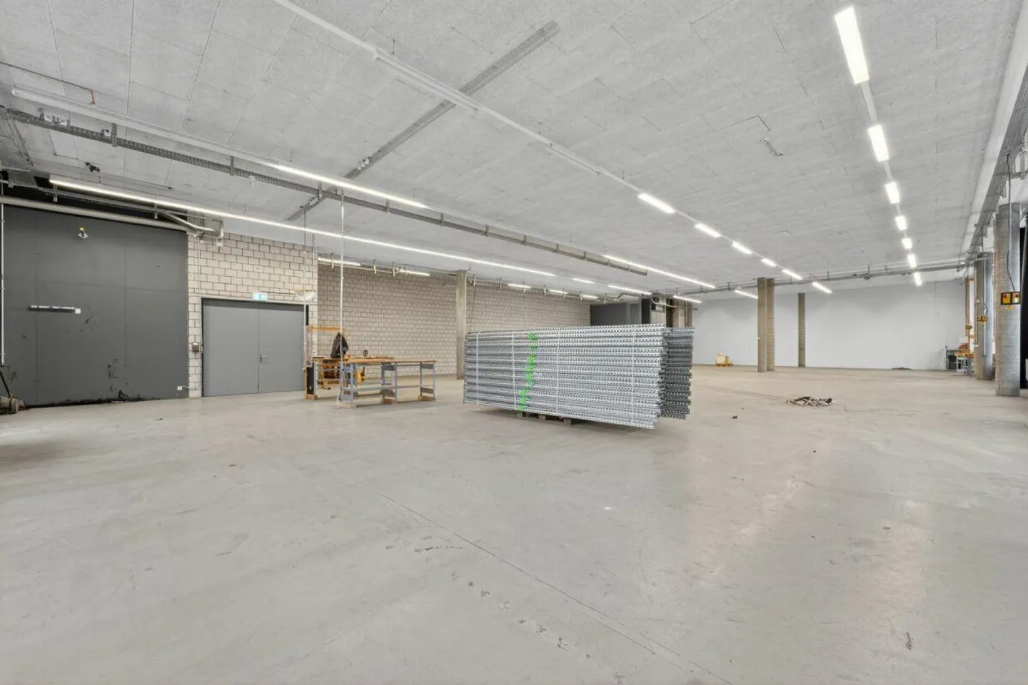 Ampie sale commerciali con un'infrastruttura ideale - Foto 6 di 8