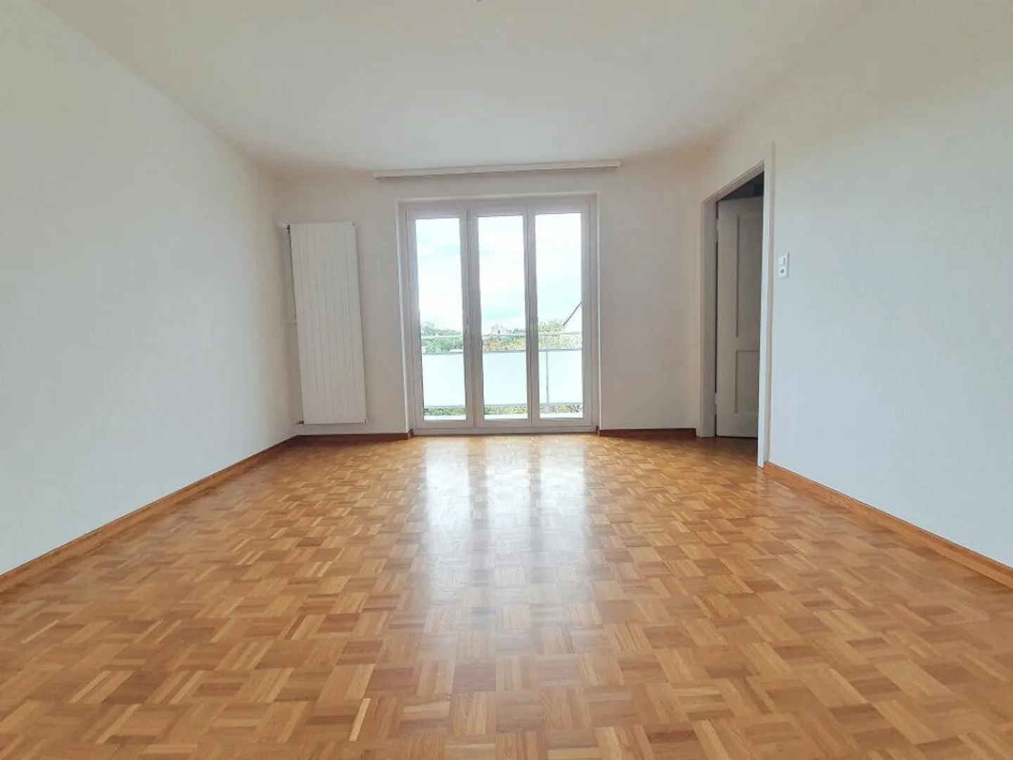 Appartement moderne dans un quartier résidentiel prisé - Photo 4 sur 9