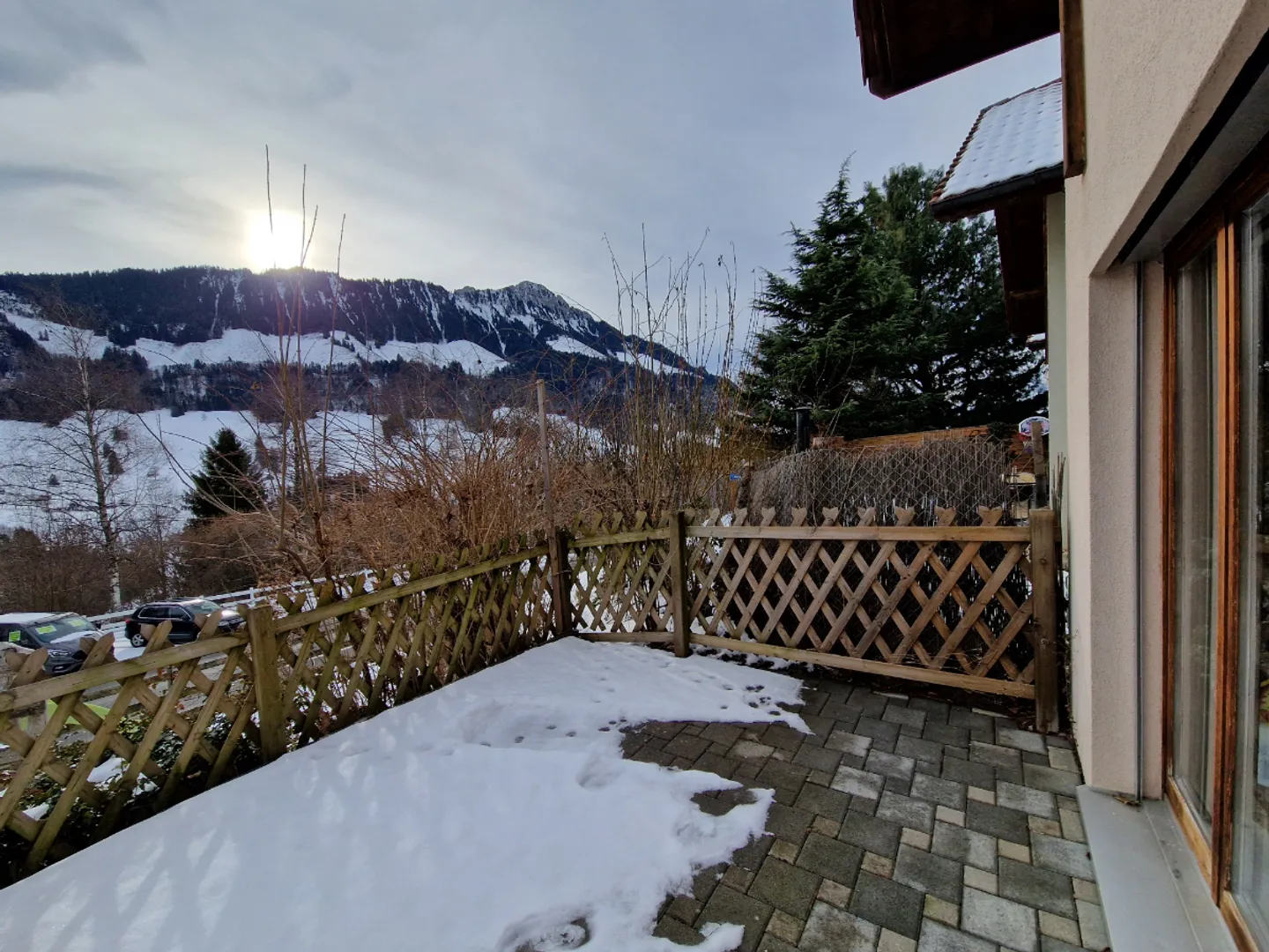 Single-family house with 5½ rooms and garage - Photo 3 of 13