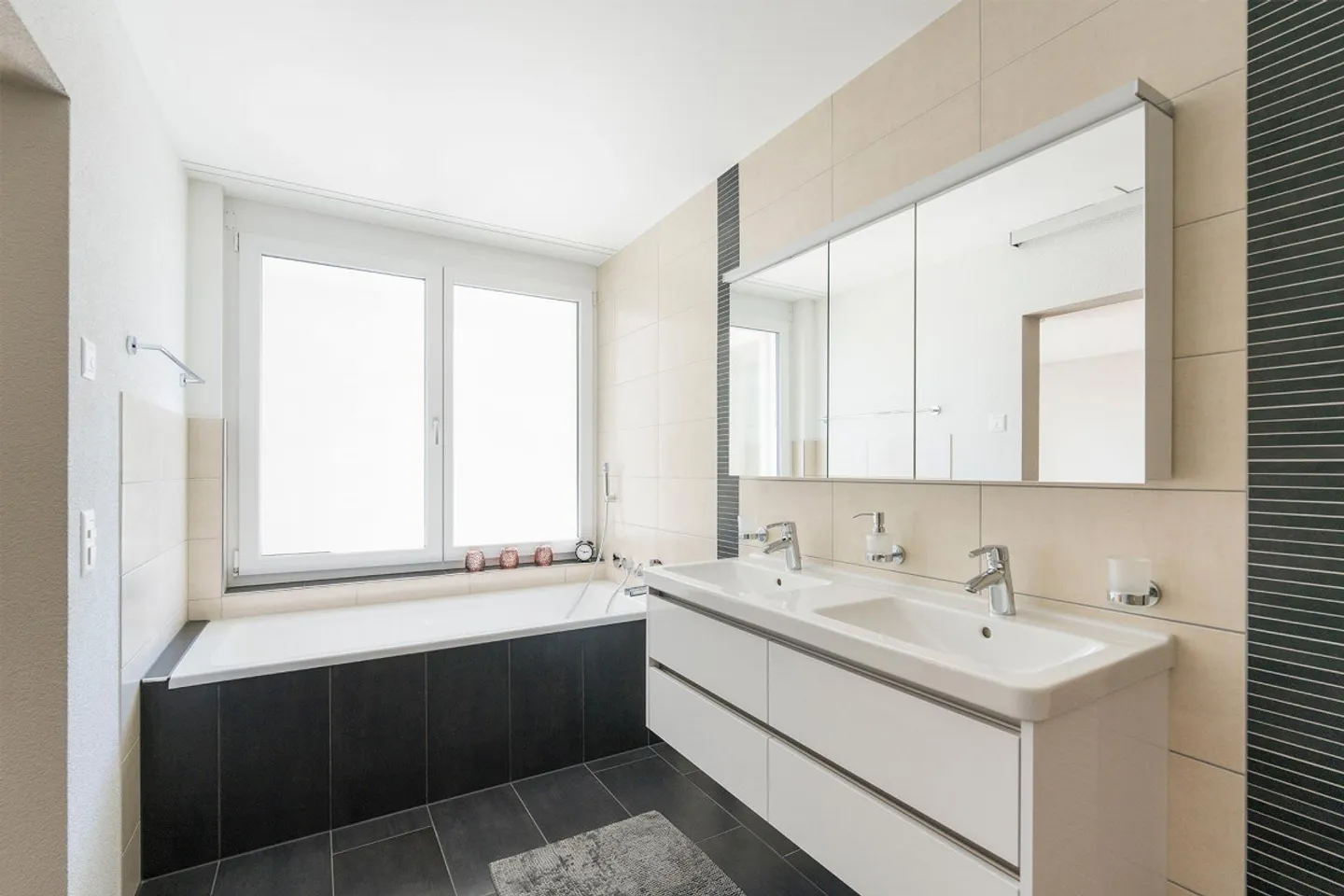 Terrace Apartment - Photo 11 of 12