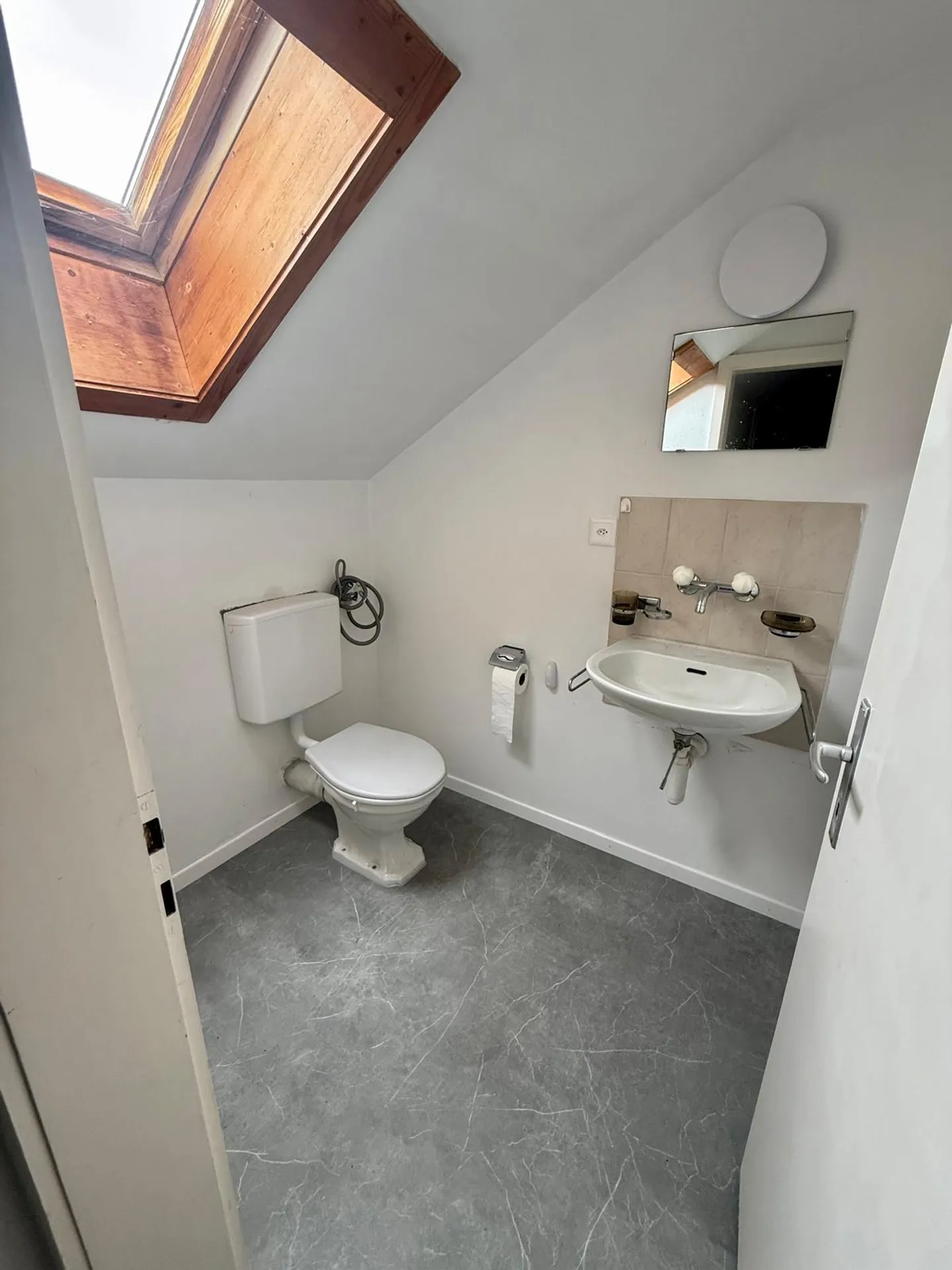3-room apartment with attic in housing cooperative - Photo 11 of 11