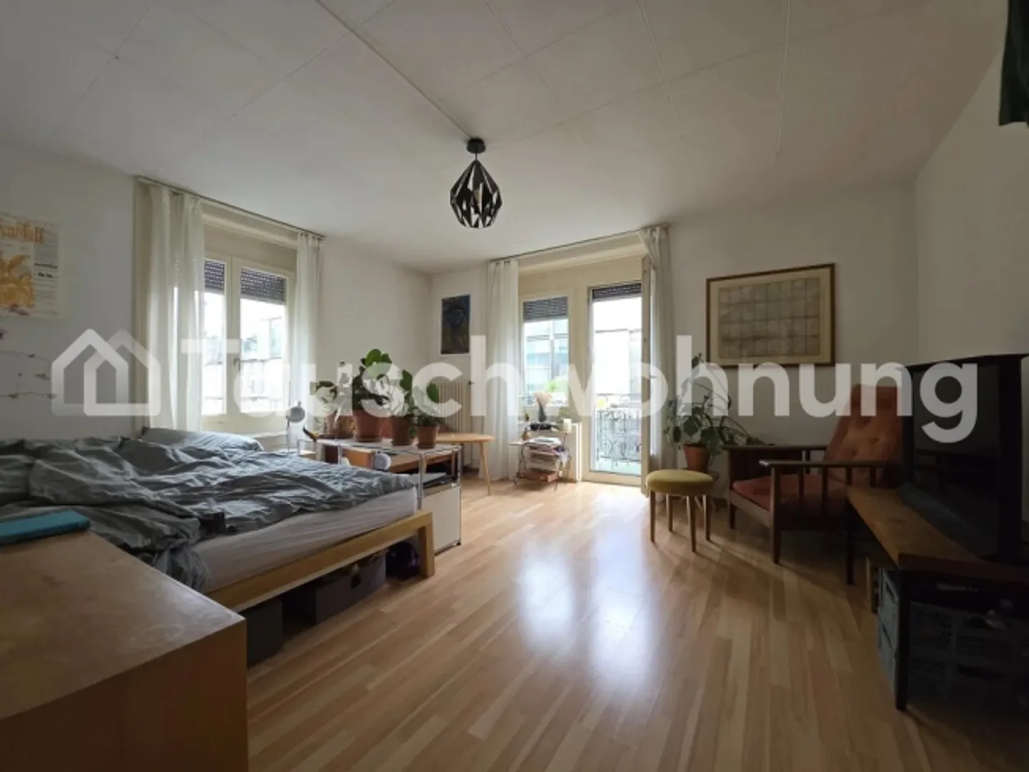 Appartamento in città con 2 balconi più vicino al verde - Foto 2 di 8