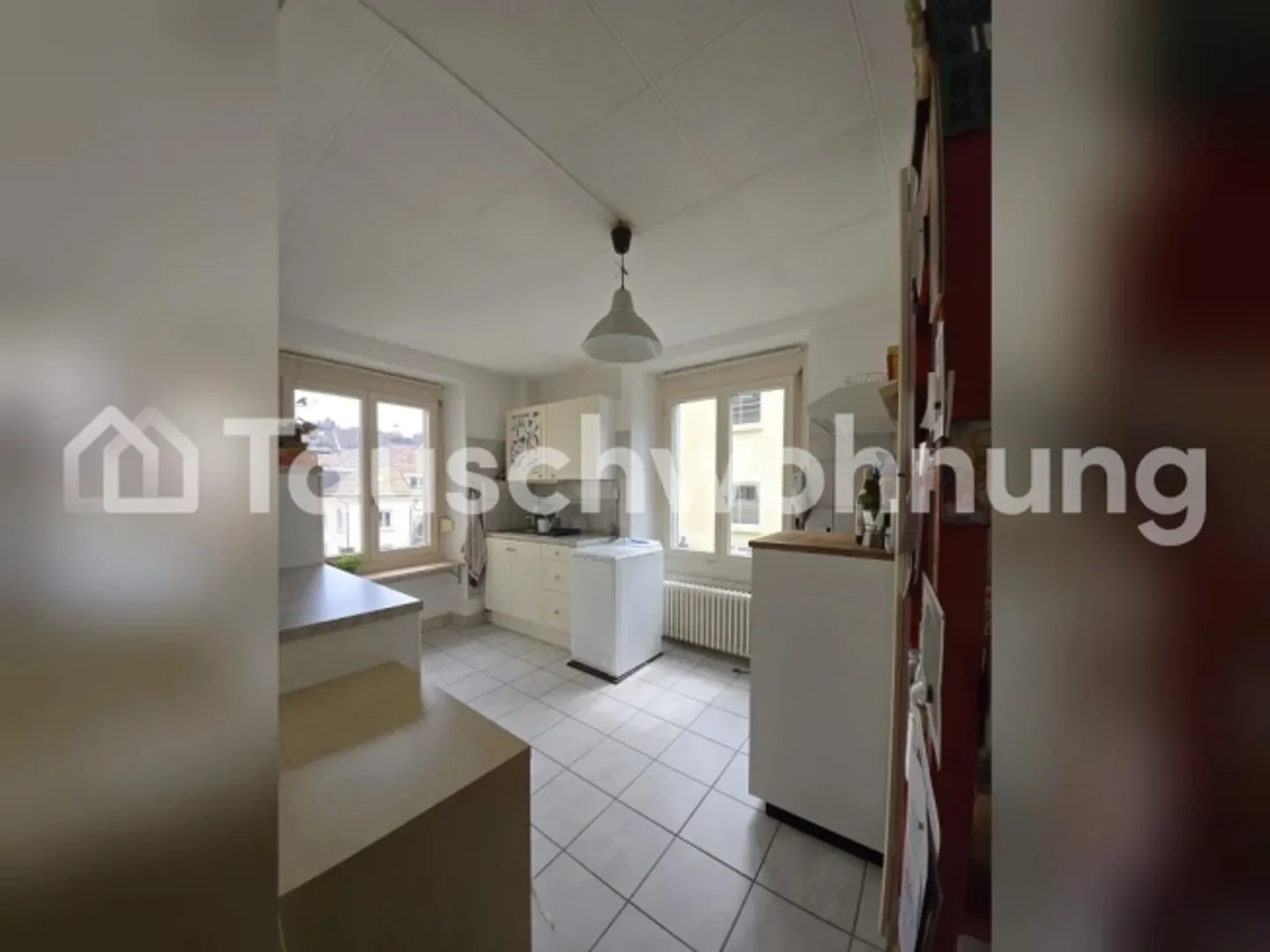 Appartamento in città con 2 balconi più vicino al verde - Foto 3 di 8