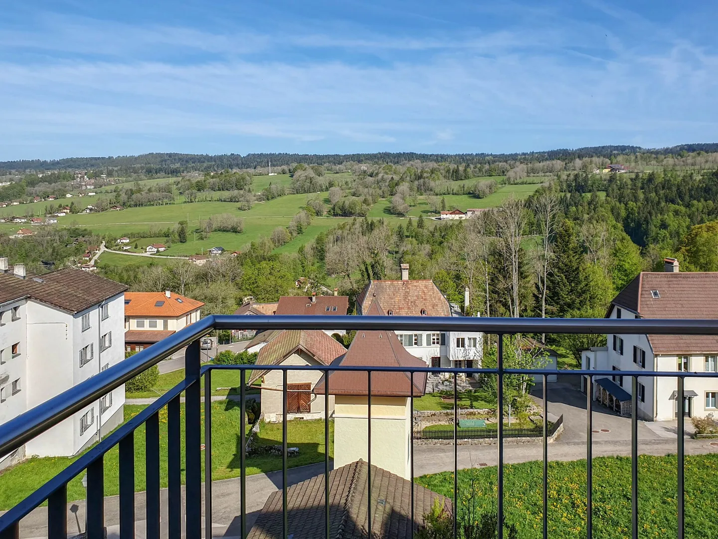 Lac 4, Les Brenets - 5-Zimmer-Wohnung mit Balkon im 2. Stock - Foto 8 von 16