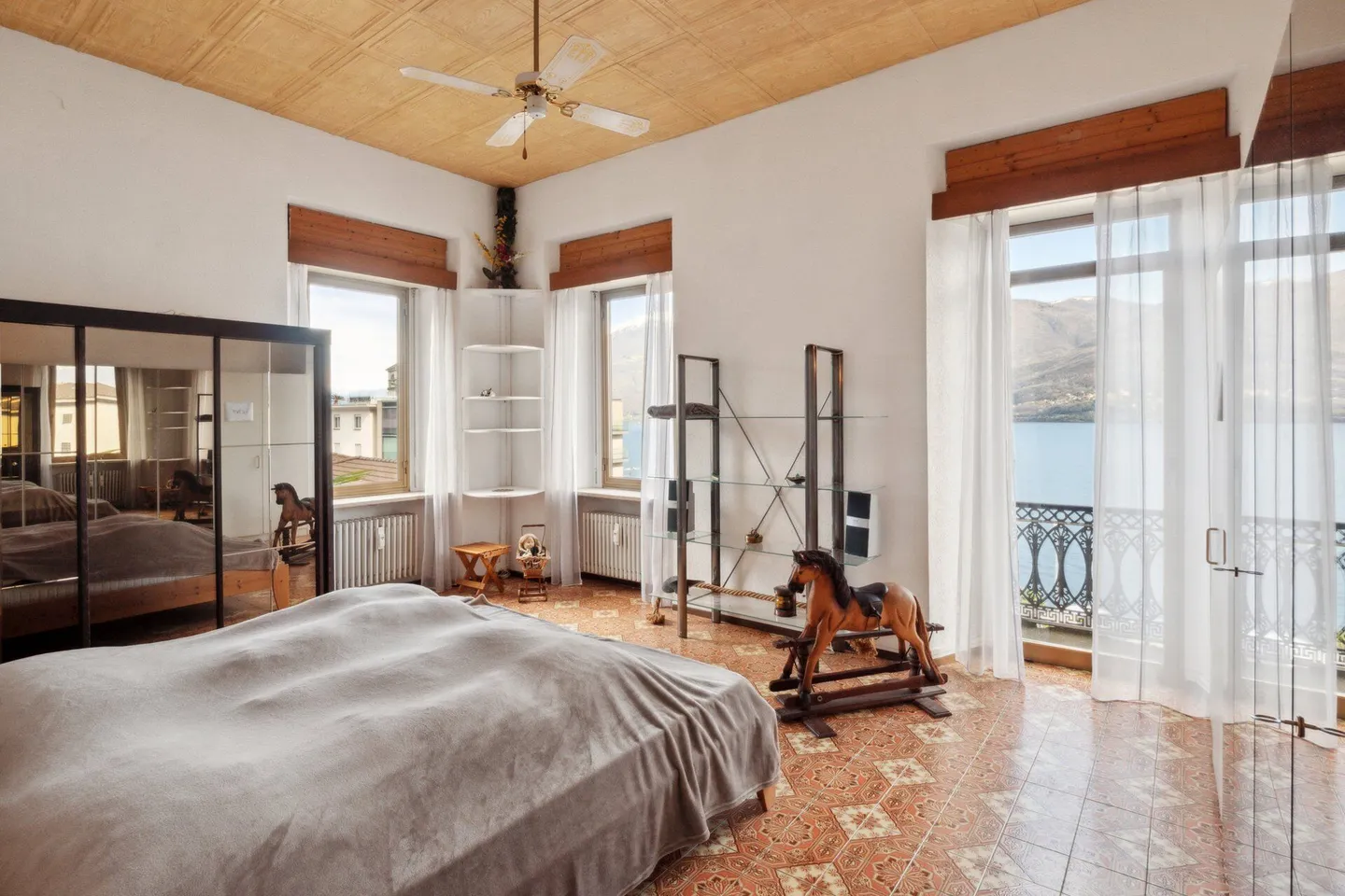 DIRECTLY ON LAKE MAGGIORE A UN PREZZO BARGAIN - Foto 5 di 8