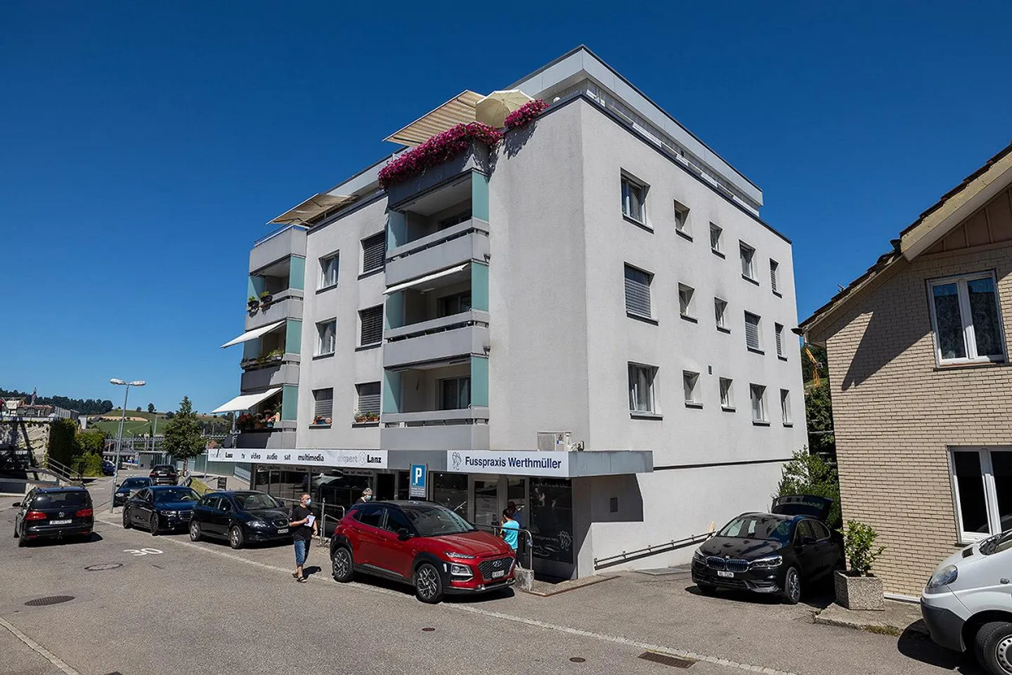 Ampio e quasi nuovo appartamento di 3,5 stanze in affitto - Foto 1 di 10