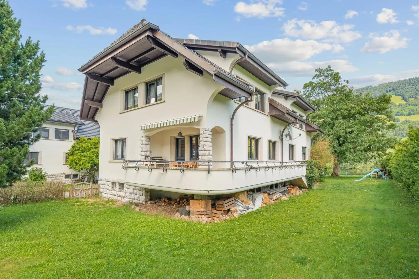 Casa con 2 appartamenti - Foto 4 di 13