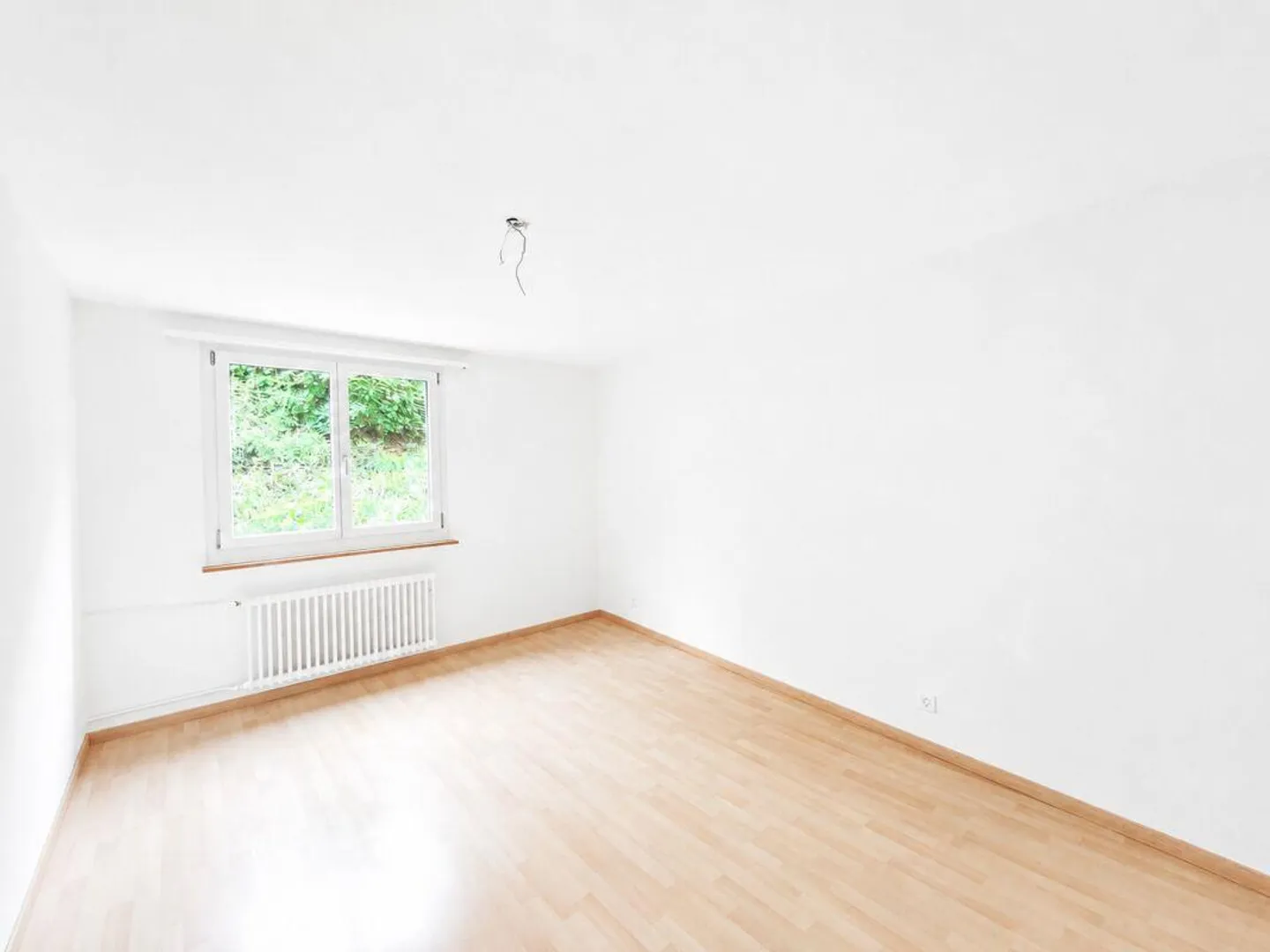 ATTRACTIVE APARTMENT WITH SUNNY BALCONY - Photo 4 of 9