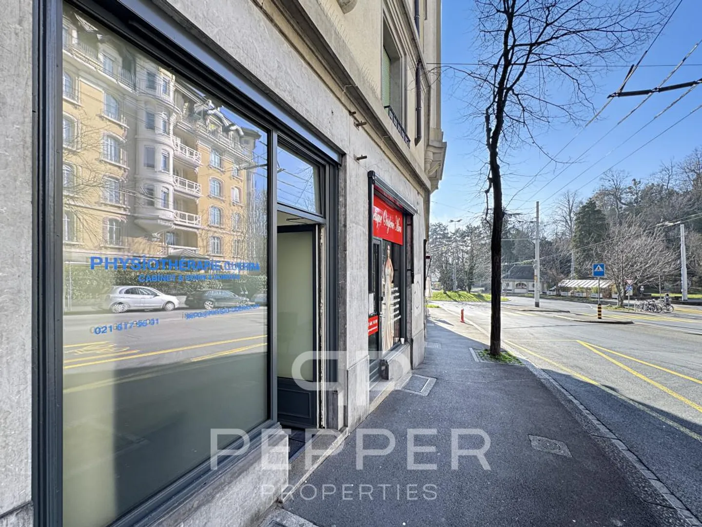 Commercial Arcade in Lausanne - Photo 9 of 10