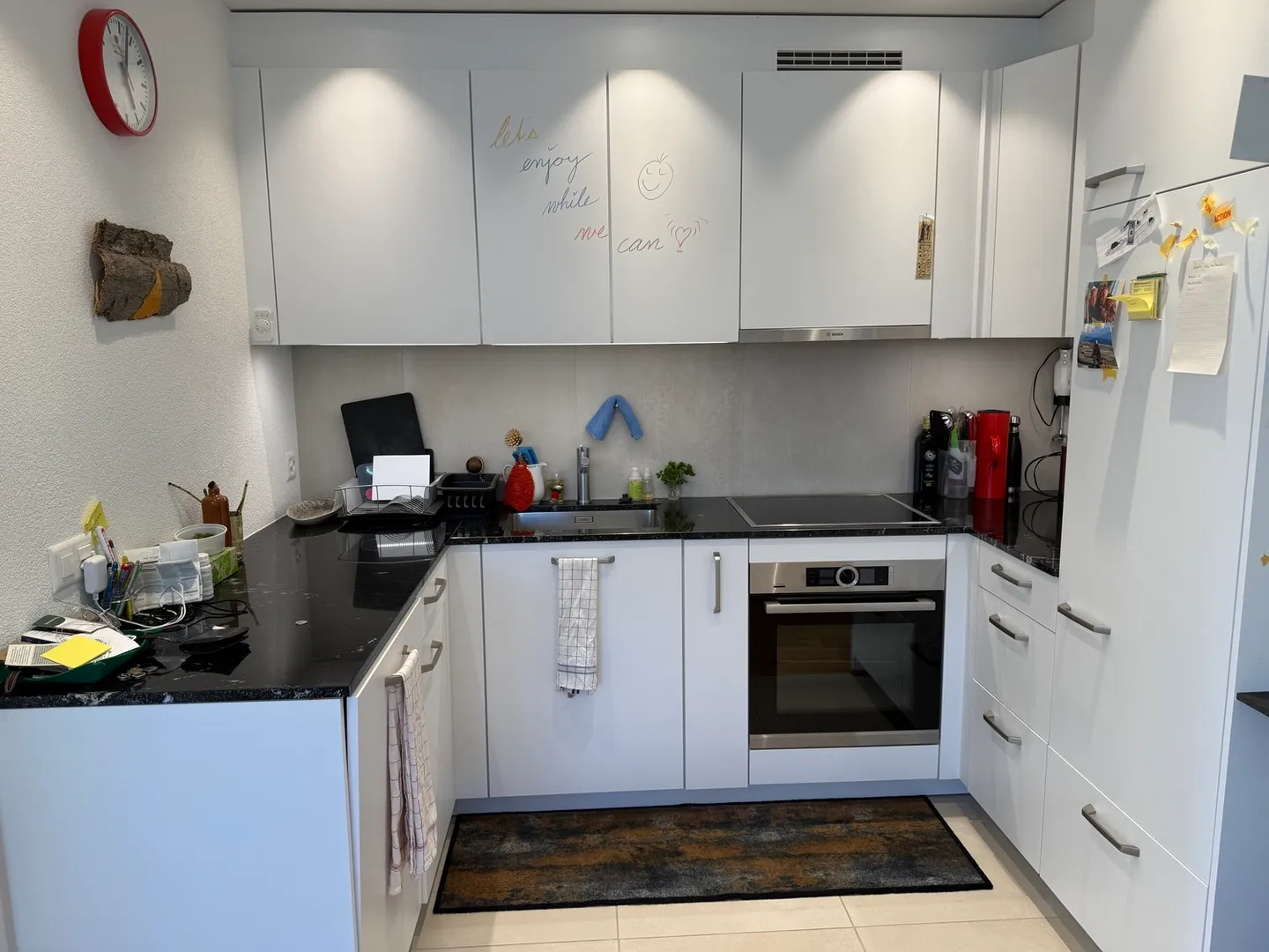 Appartement moderne en centre-ville - Photo 3 sur 10