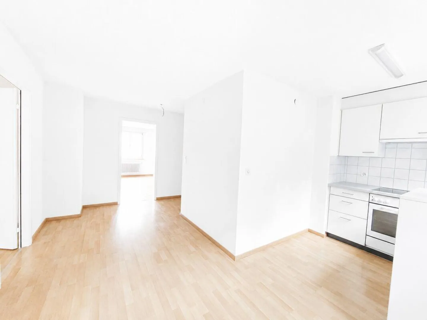 ATTRACTIVE APARTMENT WITH SUNNY BALCONY - Photo 5 of 9