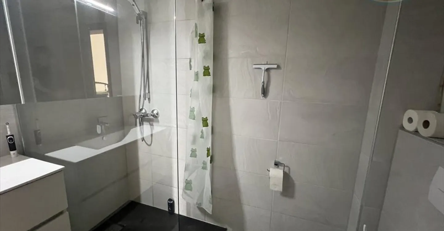 Investment Property with Rental Potential - Photo 5 of 11