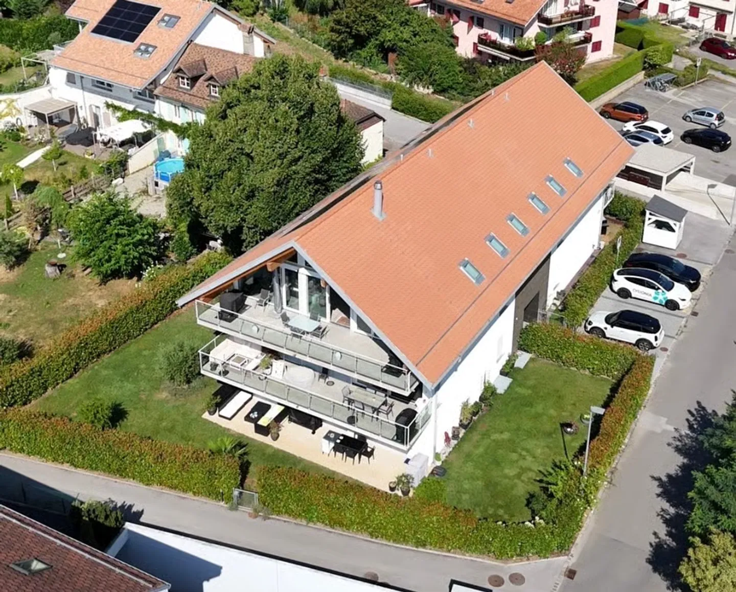 Co-exclusivity: Duplex penthouse of 275 m² in La Rippe (10' from Nyon) - Photo 2 of 11
