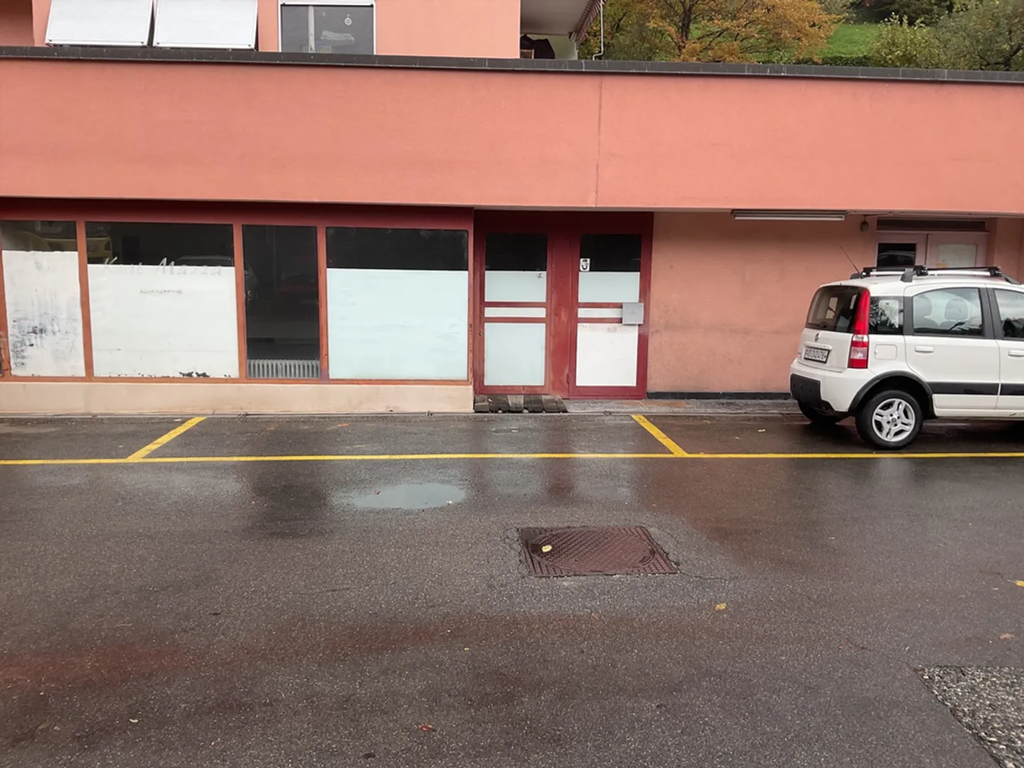 Commerce - Photo 2 of 4