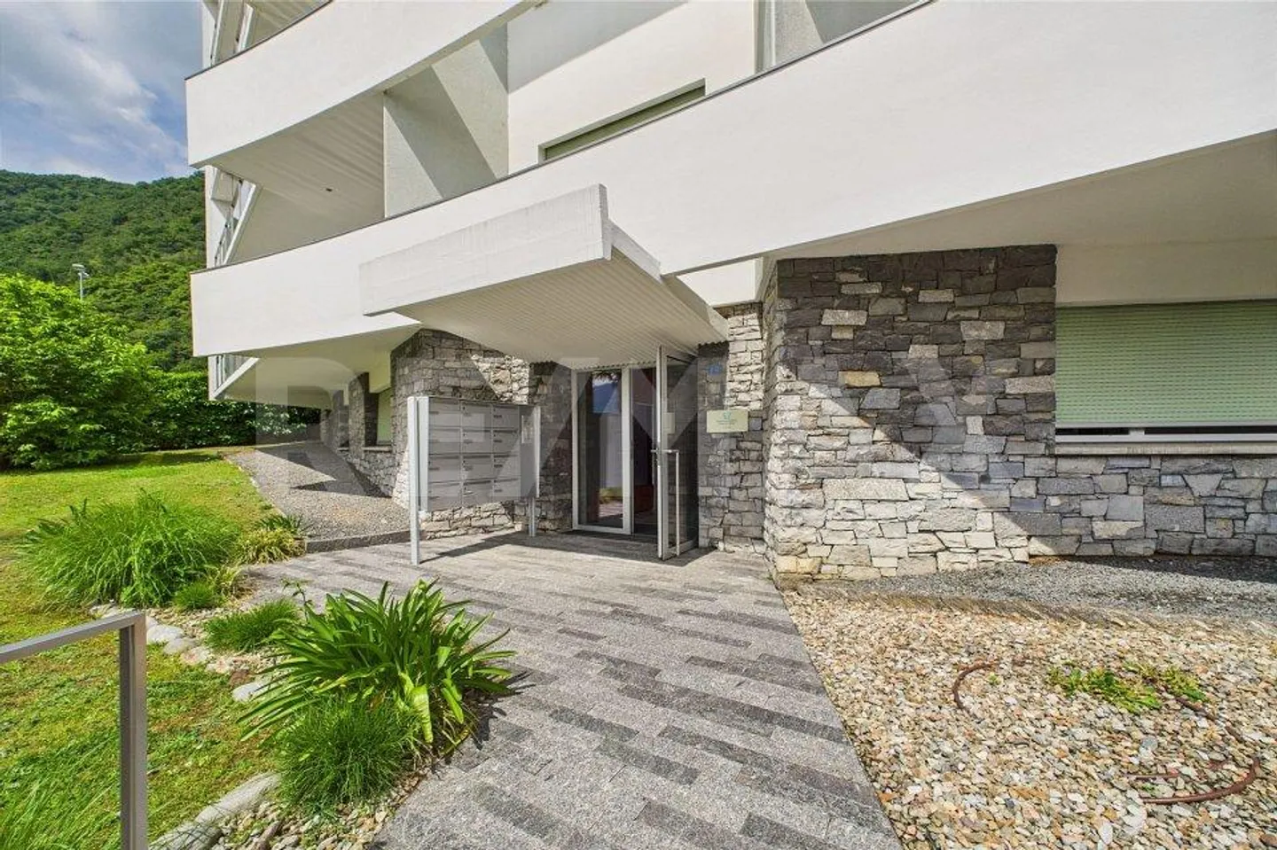 4½ Zimmerwohnung: zentral, herrliche Terrasse und wenige Schritte vom See ! - Foto 9 von 10