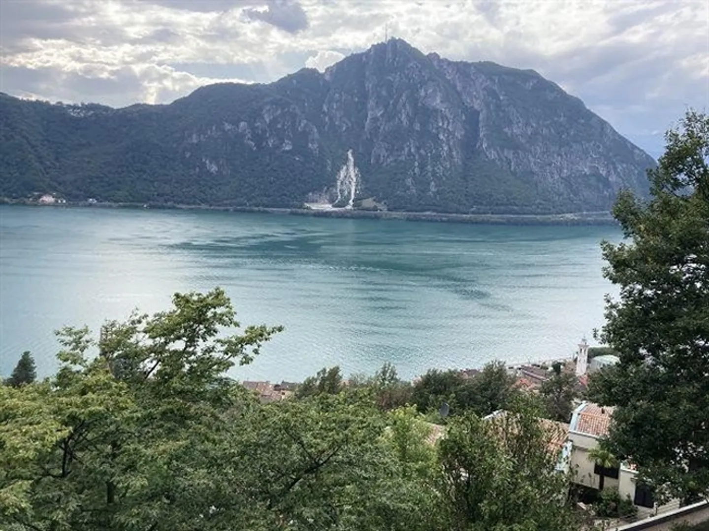 Terrain de 3505 m2 à Campione d'Italia avec une belle vue panoramique sur le lac - Photo 5 sur 9