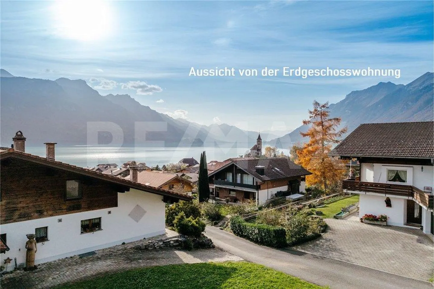 Appartement de 4,5 pièces au rez-de-chaussée inondé de lumière avec vue sur le lac de Brienz - Photo 1 sur 13