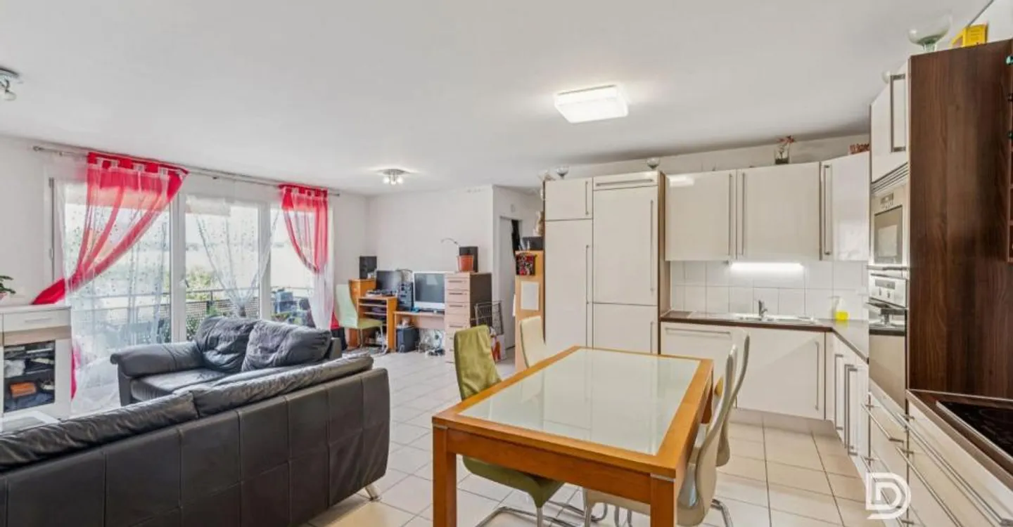 Charming apartment, close to all amenities - Photo 3 of 11