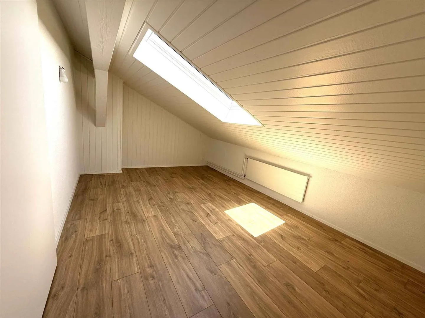 Rénovation totale, magnifique appartement situé dans les combles (type loft) - Photo 7 sur 10