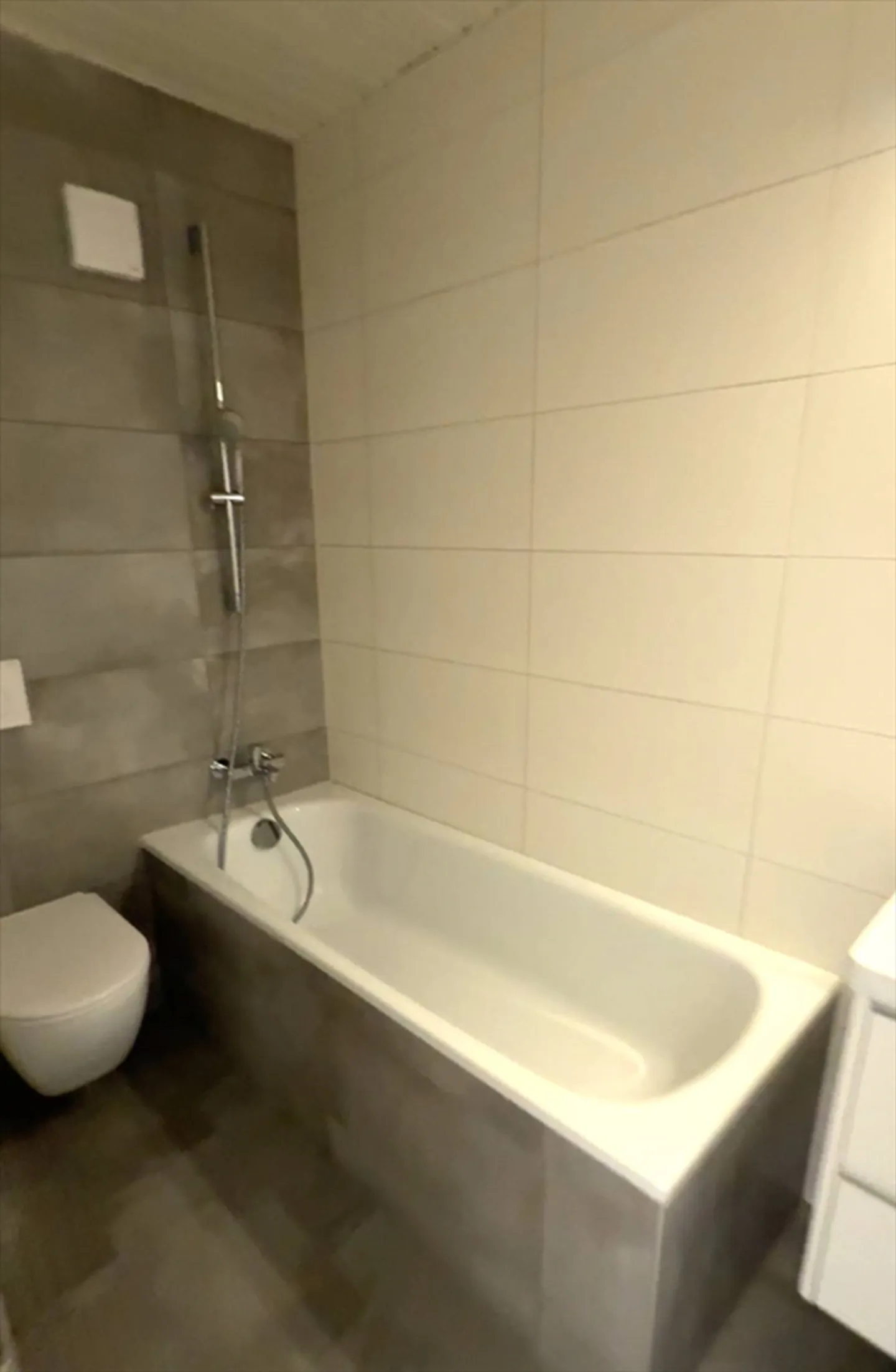 Rénovation totale, magnifique appartement situé dans les combles (type loft) - Photo 9 sur 10